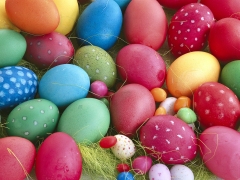 Gekleurde paaseieren groot en klein